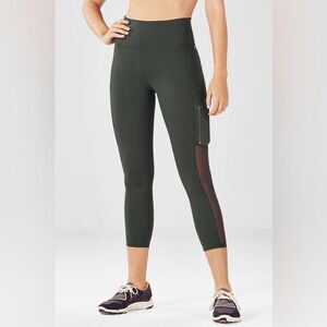 Fabletics On-the-Go Cargo Pocket High-Rise Capri Leggings Dark Teal Green Size M